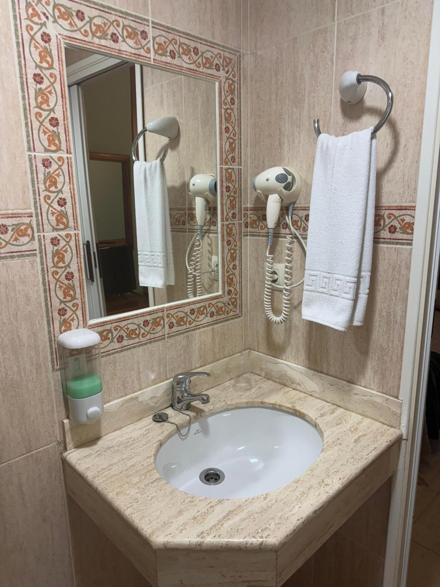 Hostal Joaquin Las Ventas con Pena Aguilera المظهر الخارجي الصورة